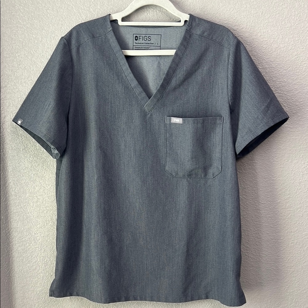 FIGS Catarina One Pocket Scrub Top in Graphite Large
